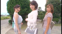 與三個乳房巨大的女孩一起進行陰道射擊溫泉之旅